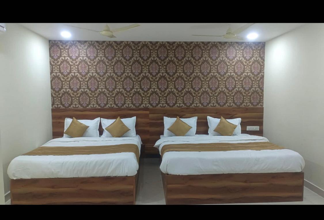 Siddi Vinayaka Hotel Hyderabad Exterior photo
